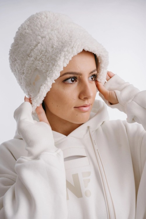 White Hat 4in1 SLEEK&FLUFFY